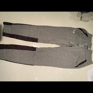 Women’s under Armour sweat pants size small